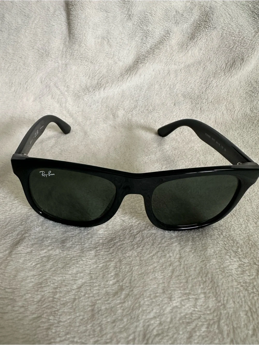 Kids Ray-Ban Black Frame Green Lens Sunglasses